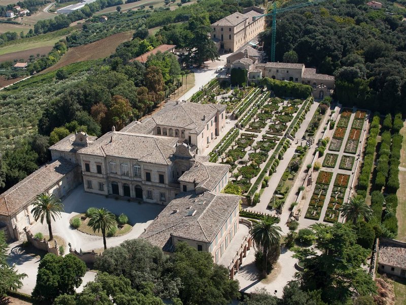 Villa Buonaccorsi in Potenza Picena from above: the villa, the courtyard and the terraced Italian garden
